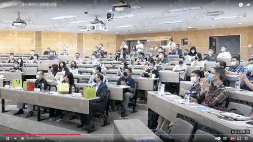 Rental | Precise capture with Canon PTZ, flexible layout adjustment for a smooth EMBA session.