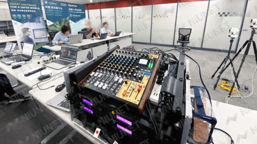 Rental | Dual-camera recording with professional equipment enhances Zoom live streaming quality