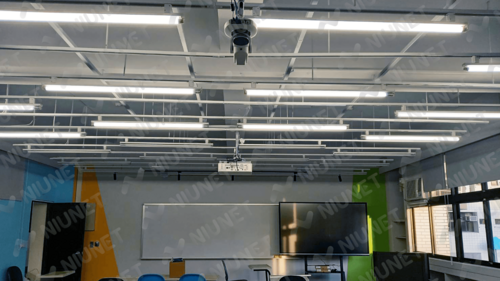 Solution | Optimized Teaching Space, Mobile Screen and Tracking Camera Enhance Interactive Experience